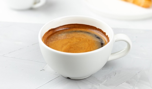 tazza di caffè espresso caldo