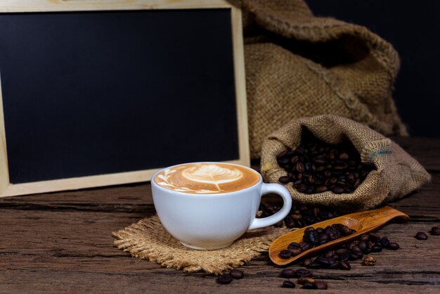 Tazza di caffè in legno