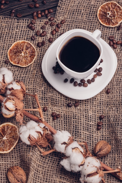 Tazza di caffè su tela con cotone