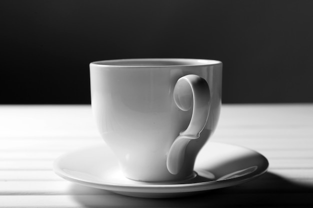 Tazza di caffè sul tavolo di legno