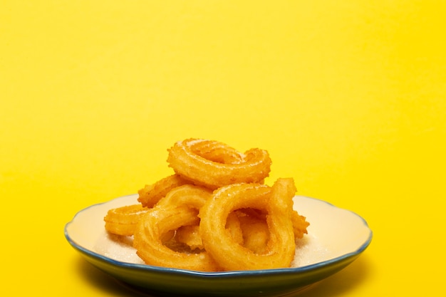 Tazza di salsa al cioccolato con churros