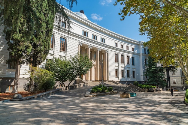 Tbilisi Georgia 18 settembre 2021 Vista dell'Università statale di Tbilisi fondata nel 1918