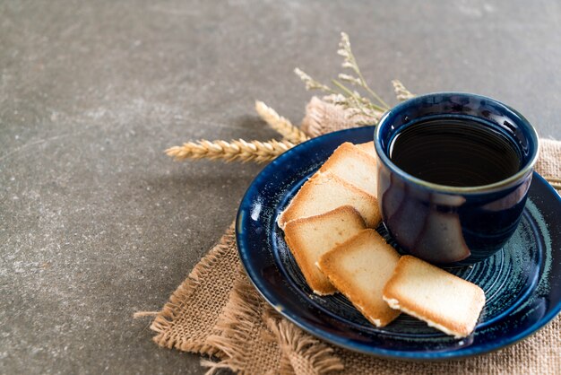 tè con biscotti