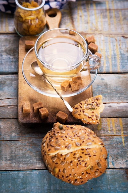 Tè con biscotti