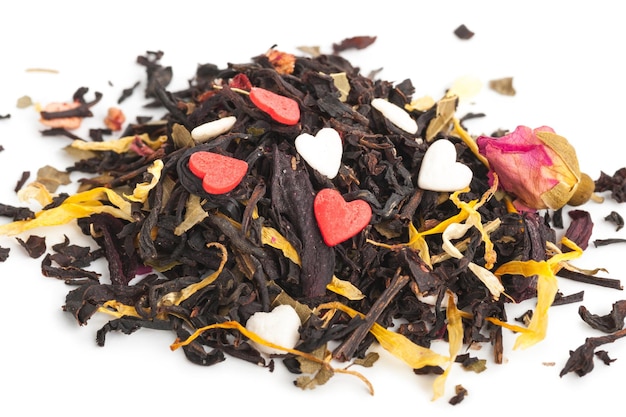 Tè nero secco con frutti e petali