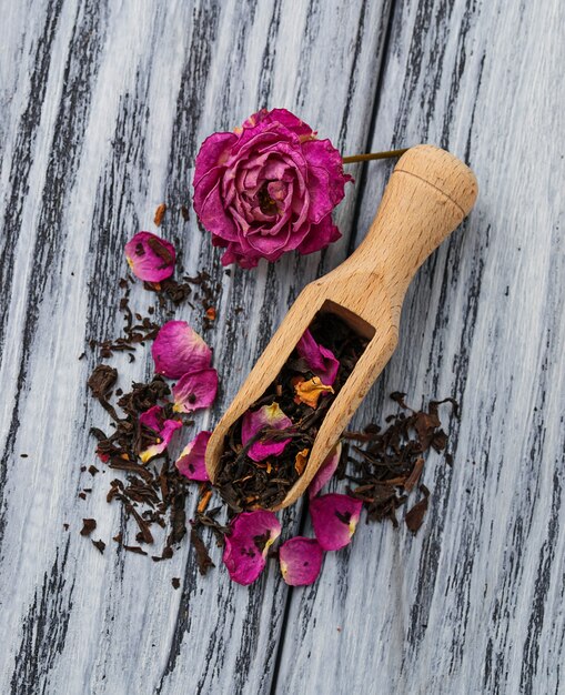 Tè secco con petali di rosa