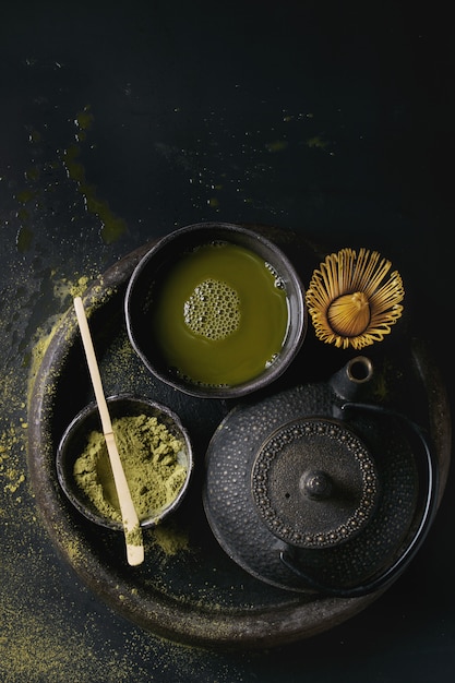 Tè verde matcha in polvere e bevande