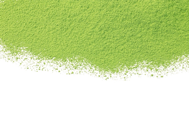 Tè verde matcha in polvere isolato su bianco