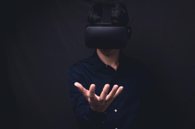 Tecnologia online metaverse di connessione occhiali VR