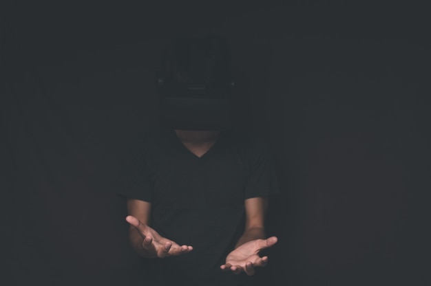 Tecnologia online metaverse per la connessione di occhiali VR