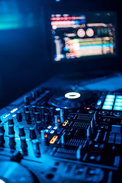 Telecomando musicale per mixare musica e monitorare il programma musicale DJ alla festa