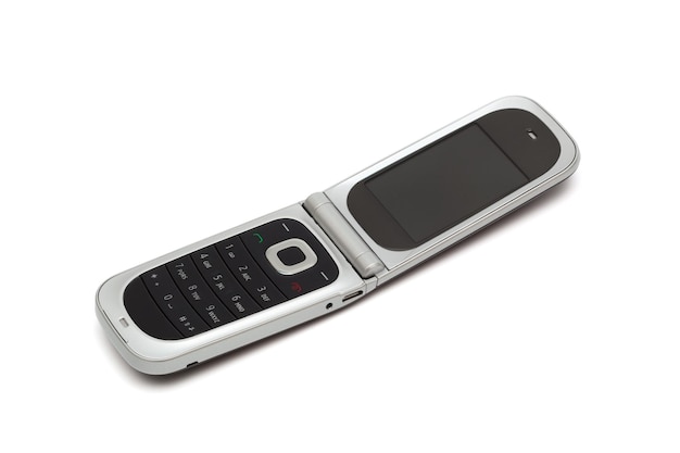 Telefono cellulare moderno su sfondo bianco