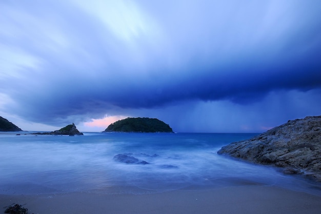 Tempesta di pioggia in arrivo