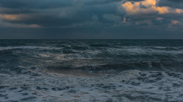 Tempesta in mare