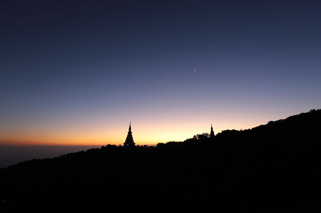 Tempio all'alba