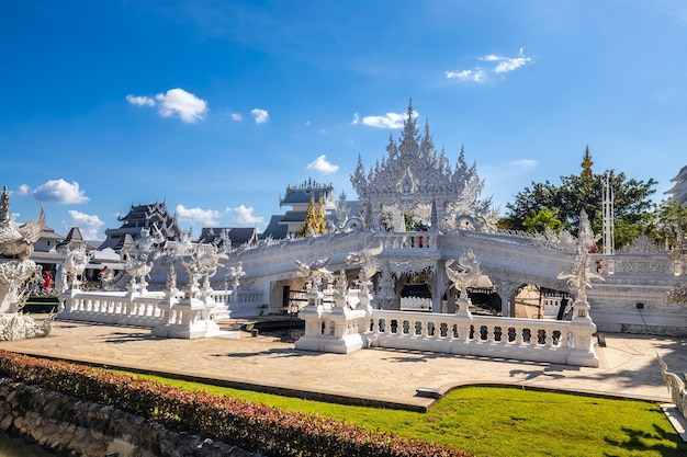 Tempio bianco Wat Rong Khun. Luogo famoso in Thailandia e popolare tra gli stranieri, Chiang Rai, Thailandia,