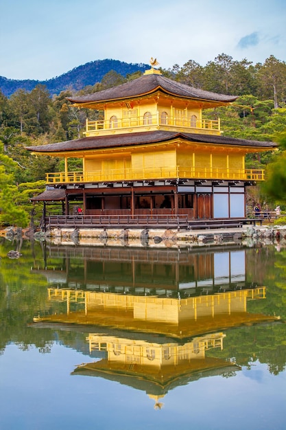 Tempio buddista di Kinkaku-ji a Kyoto, Giappone