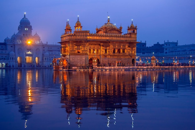 Tempio d'oro di Amritsar Pubjab India