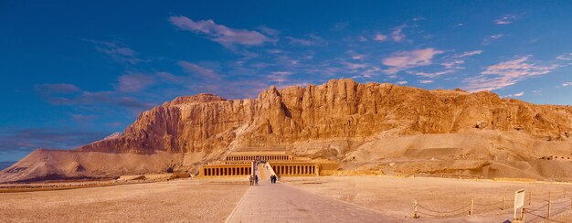 Tempio della regina Hatshepsut Veduta del tempio nella roccia in Egitto