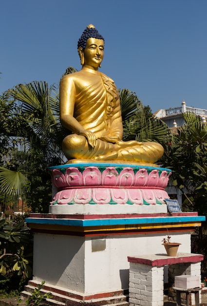 Tempio delle monache di Gautami, statua di Buddha, Lumbini, Nepal