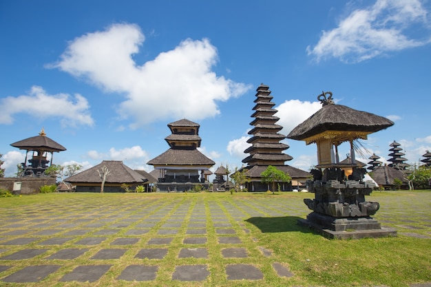 Tempio di besakih a Bali