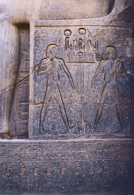 Tempio di Karnak Sculture colossali dell'antico Egitto nella valle del Nilo a Luxor
