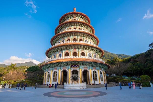 Tempio di Tianyuan con cielo blu, il luogo più famoso per i turisti a Taiwan