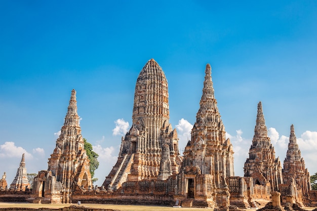 Tempio di Wat Chaiwatthanaram nel parco storico di Ayutthaya