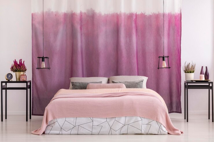 Foto tende rosa sfumate in camera da letto
