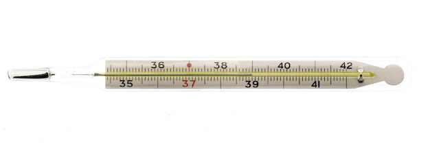 Termometro a mercurio che mostra alta temperatura isolato su uno sfondo bianco