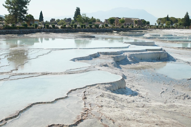 Terrazze di travertino a Pamukkale a Denizli Turkiye