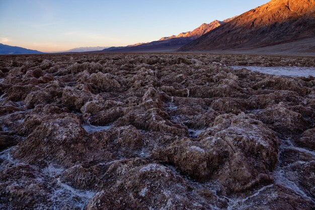 Terreno accidentato nel Parco nazionale della Valle della Morte di Badwater Basin