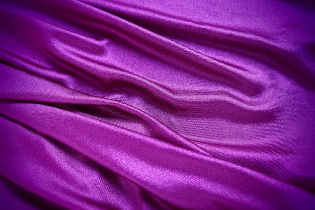 Tessuto in velluto simile alla seta Tessuti in pieghe e bellissime onde Viola rosa magenta Sfumature sul drappeggio Materiale da cucire per abiti da sera mobili tappezzeria tende e interni