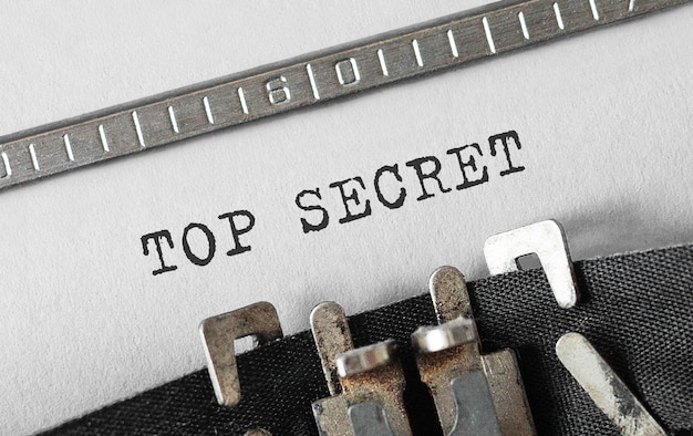 Testo Top Secret digitato sulla macchina da scrivere retrò