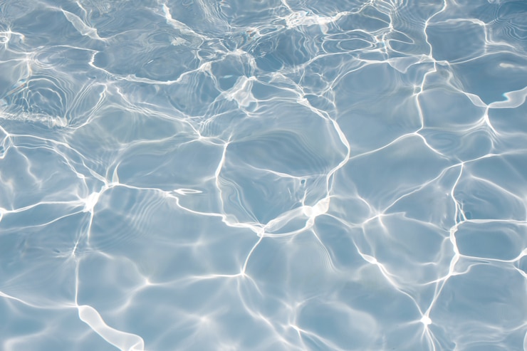 Testura dell'acqua nella piscina per lo sfondo
