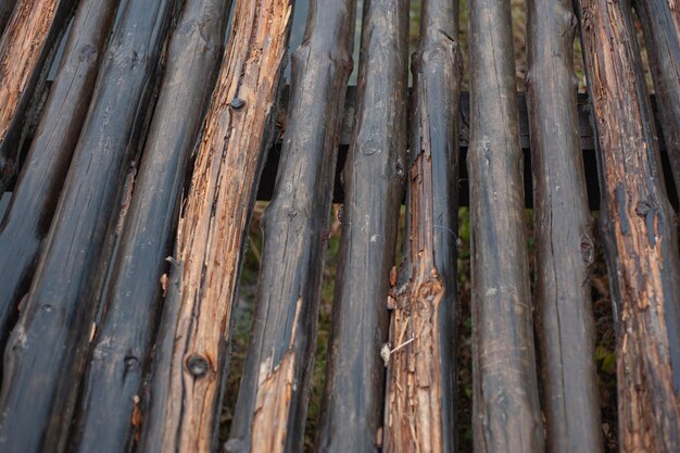 Texture di sfondo in legno vintage con nodi e fori per unghie