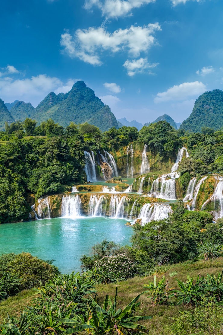 Photo the beautiful and magnificent detian falls in guangxi, china
