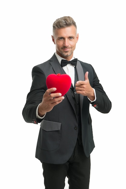 Ti amo. Sii il mio Valentino. Vero signore. Celebrare l'amore. Cuore di San Valentino rosso uomo. Appuntamento romantico. Elegante uomo sicuro di sé alla moda. Abito formale da uomo d'affari. Simbolo di amore San Valentino.