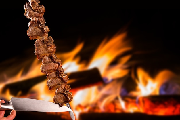 Tibon, tradizionale barbecue brasiliano.