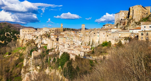 Tipico borgo medievale Sorano, Toscana, Italia