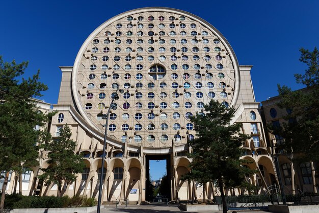 Tipico edificio residenziale monumentale classico in stile edificio Francia