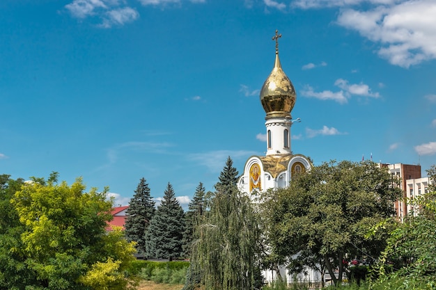 Tiraspol, Moldavia 06.09.2021. Cappella di San Giorgio il Vittorioso a Tiraspol, Transnistria o Moldavia, in una soleggiata giornata estiva