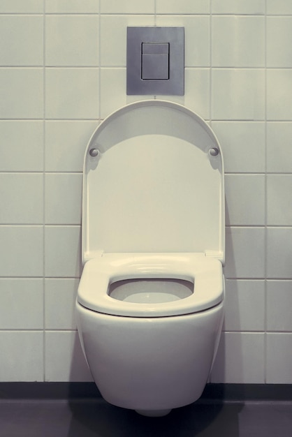 Toilette pubblica in aeroporto o bar ristorante Toilette in bagno