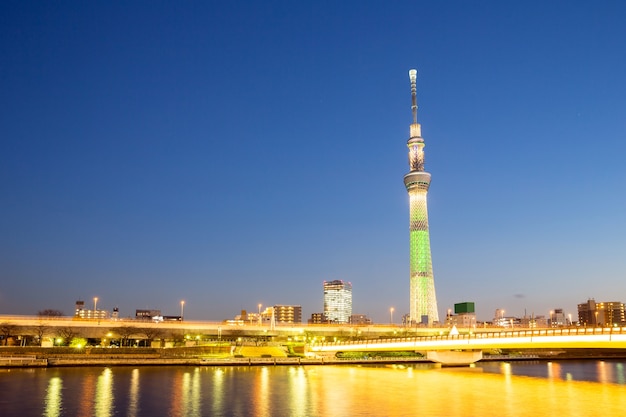 Tokyo skytree Tower al crepuscolo