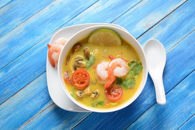 Tom Yam kung, zuppa tailandese piccante con gamberetti