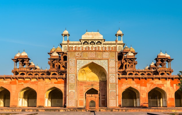 Tomba di Akbar il Grande al Forte Sikandra ad Agra, India