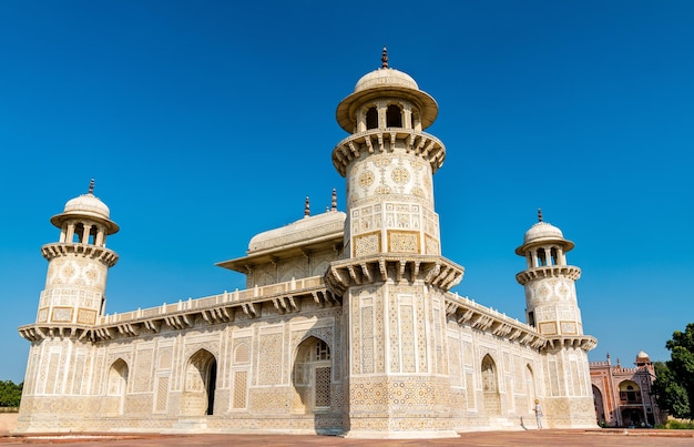 Tomba di Itimad-ud-Daulah ad Agra, India