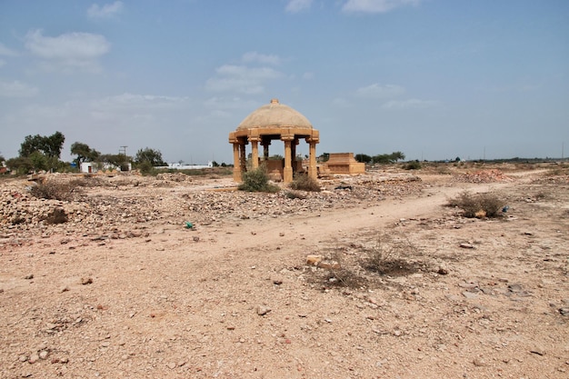 Tombe d'epoca della necropoli Makli a Thatta Pakistan