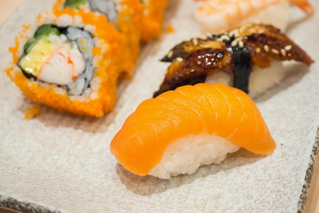 Top sano orientale colorato cena sushi giapponese tradizionale maki giappone rol