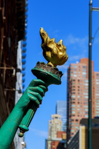 Torcia e mano della Statua della Libertà